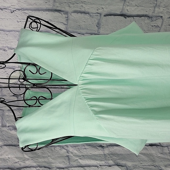 WHITE HOUSE BLACK MARKET Lime Green Sleeveless Blouse XL‎ - Picture 2 of 6